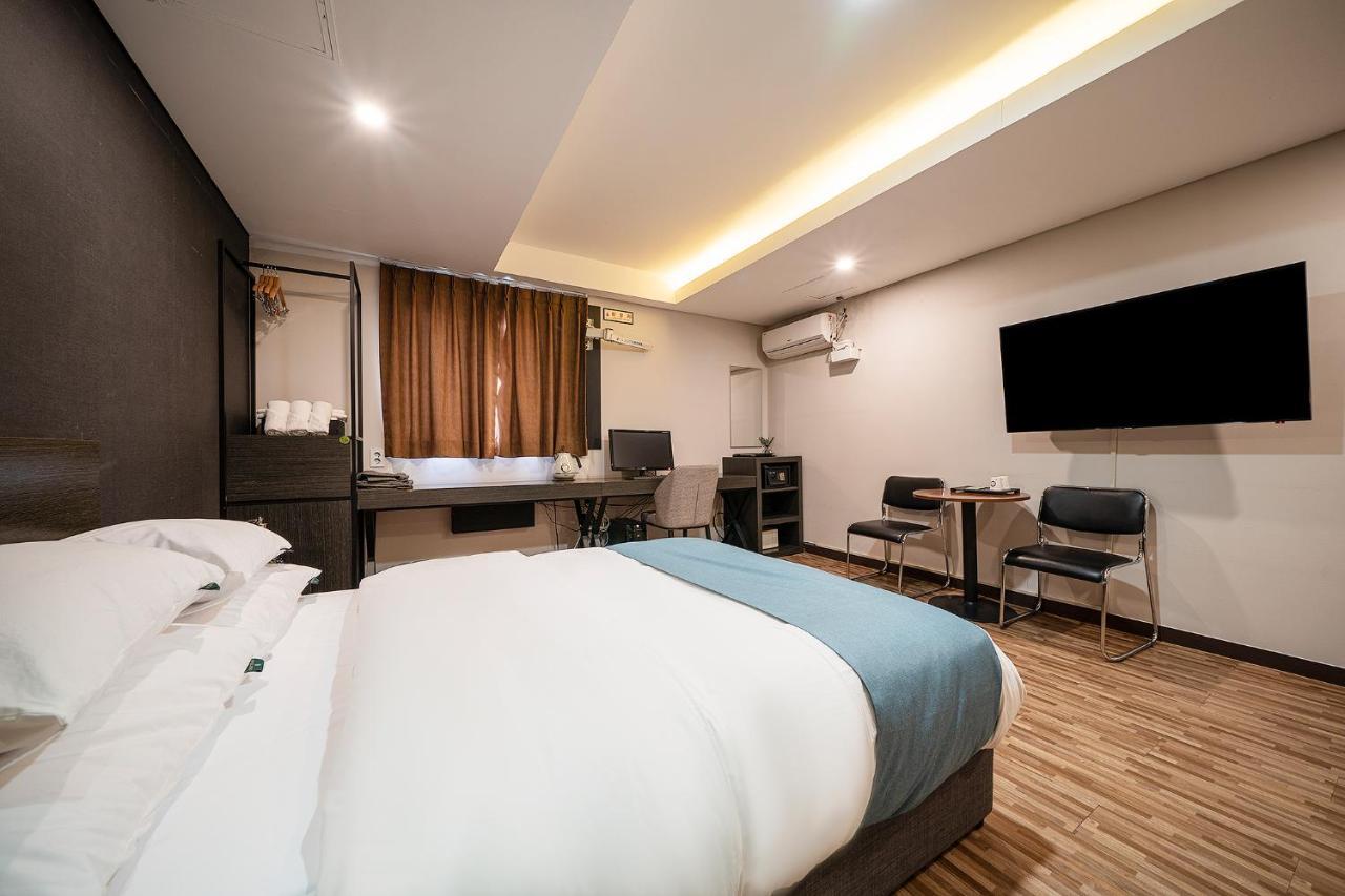 Suwon Dono1796 Hotel Bagian luar foto