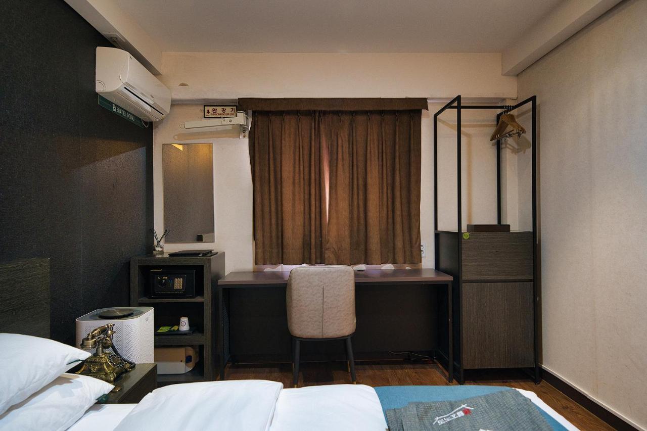 Suwon Dono1796 Hotel Bagian luar foto