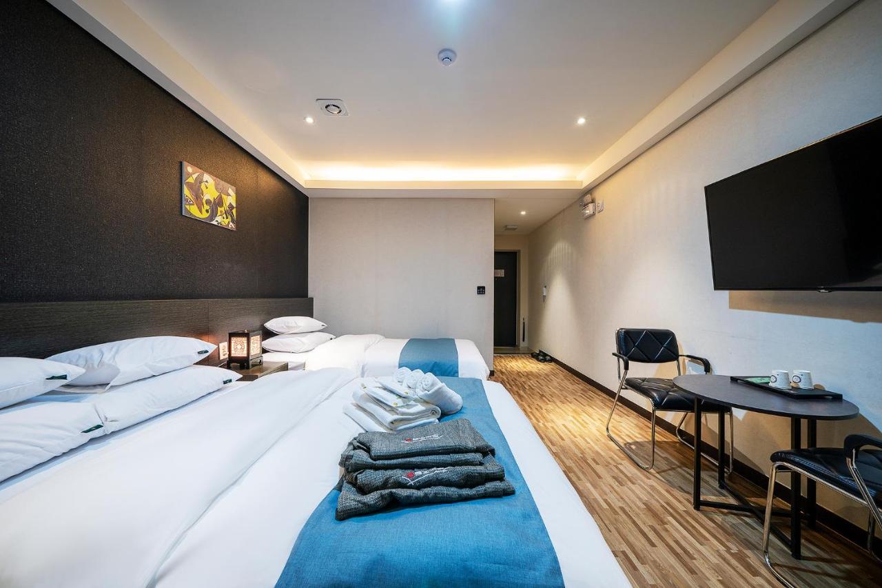 Suwon Dono1796 Hotel Bagian luar foto