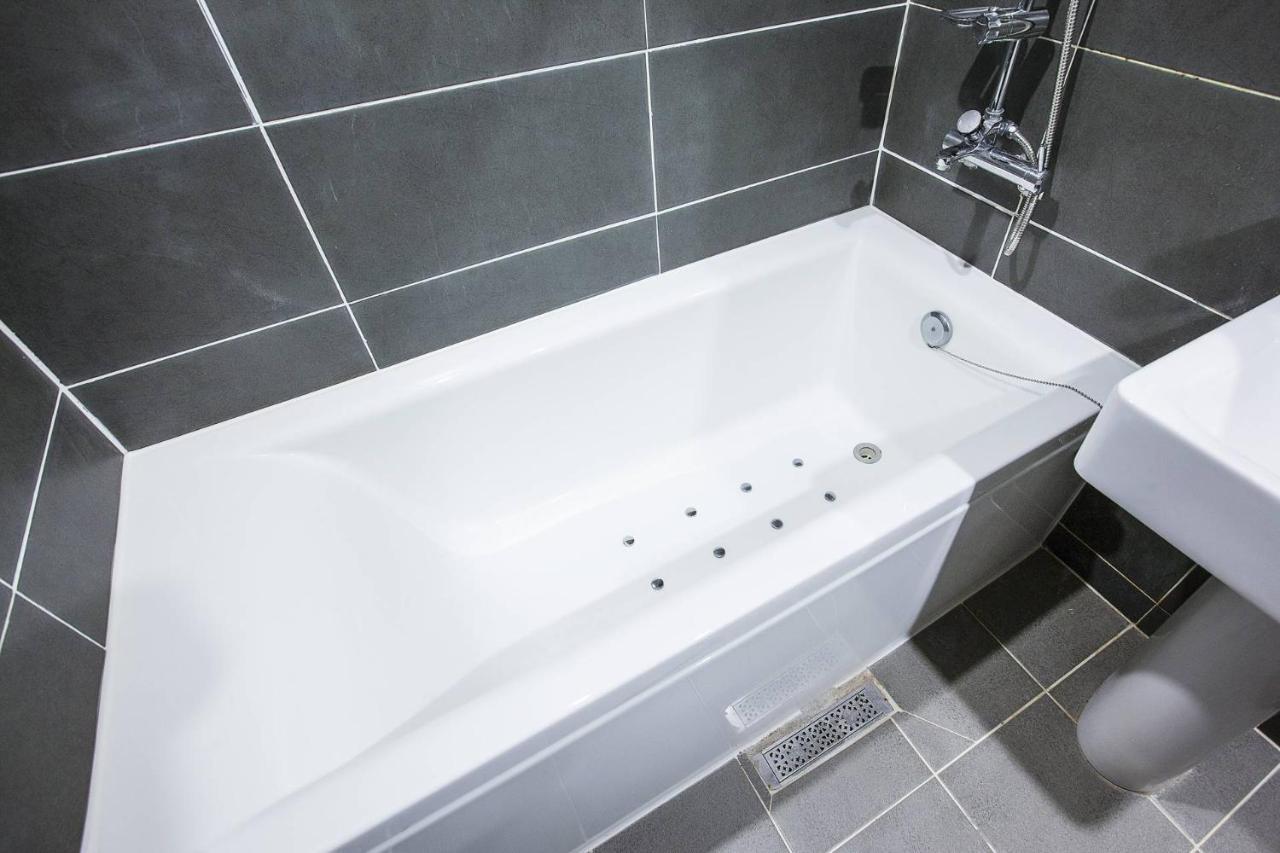 Suwon Dono1796 Hotel Bagian luar foto